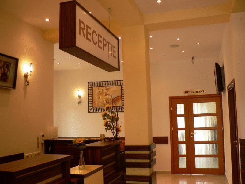 Flora Alpina Otel Azuga Dış mekan fotoğraf