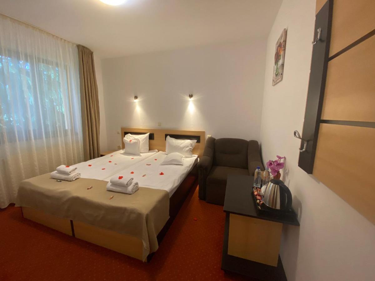 Flora Alpina Otel Azuga Dış mekan fotoğraf