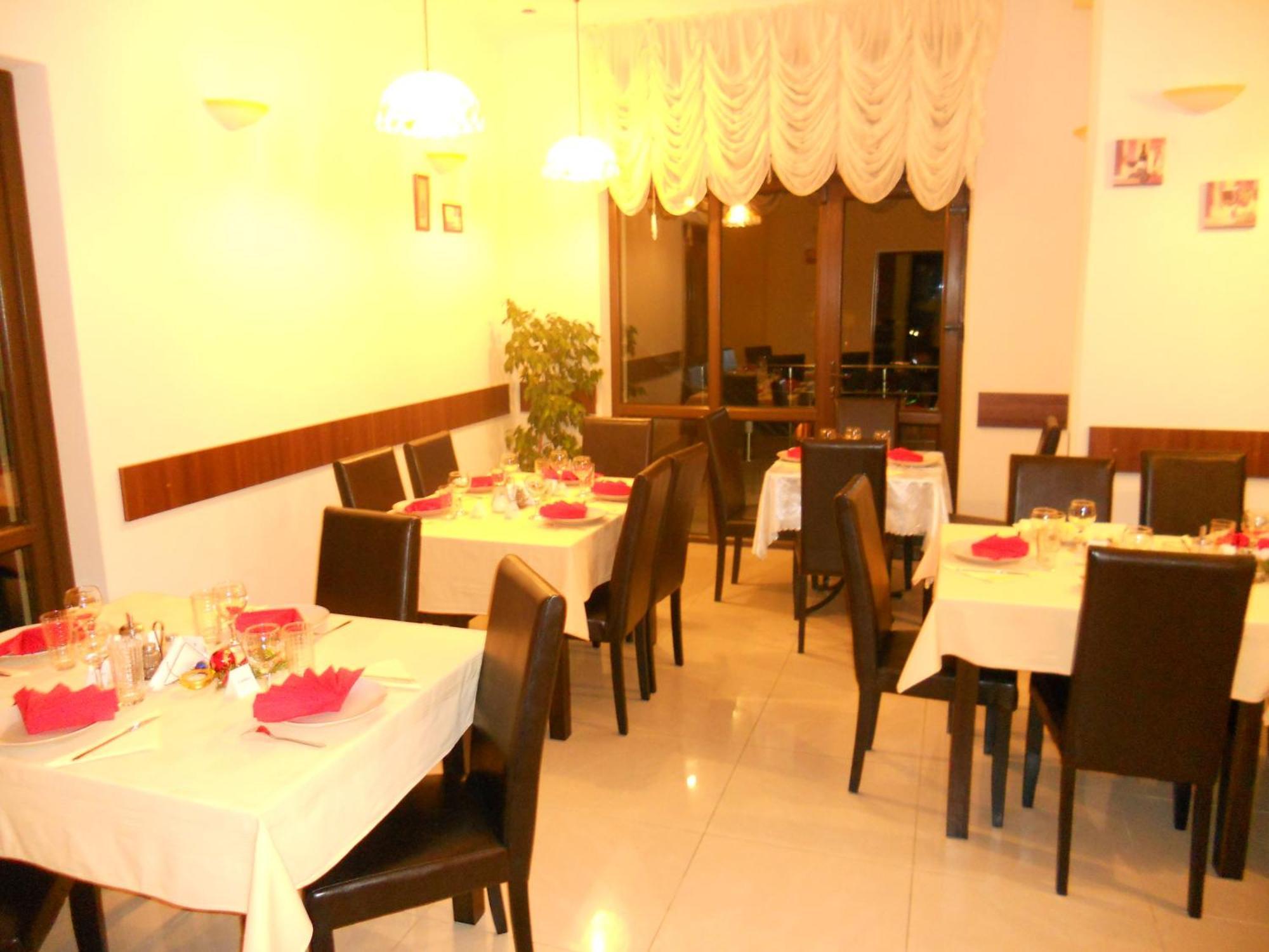 Flora Alpina Otel Azuga Dış mekan fotoğraf