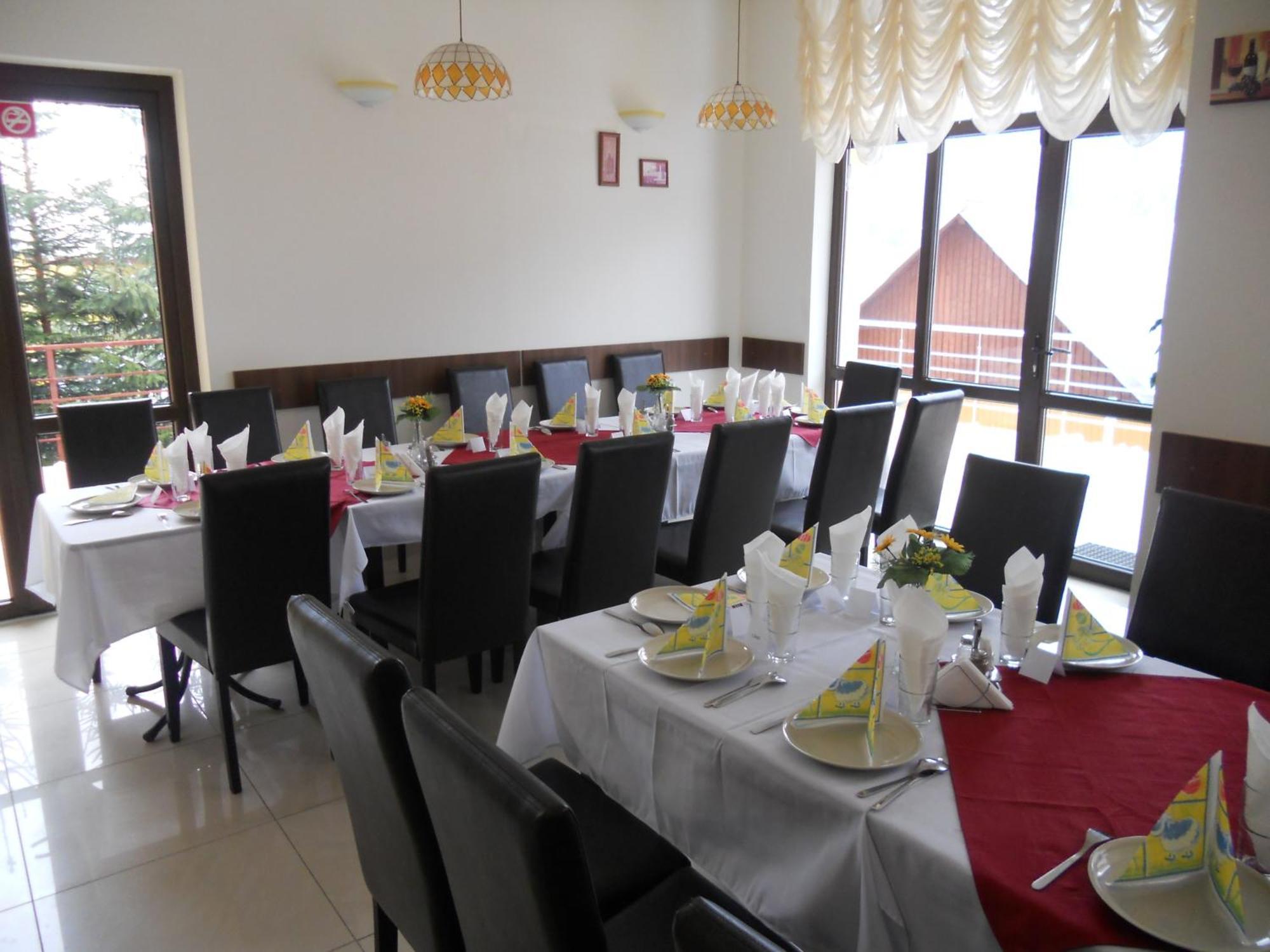 Flora Alpina Otel Azuga Dış mekan fotoğraf