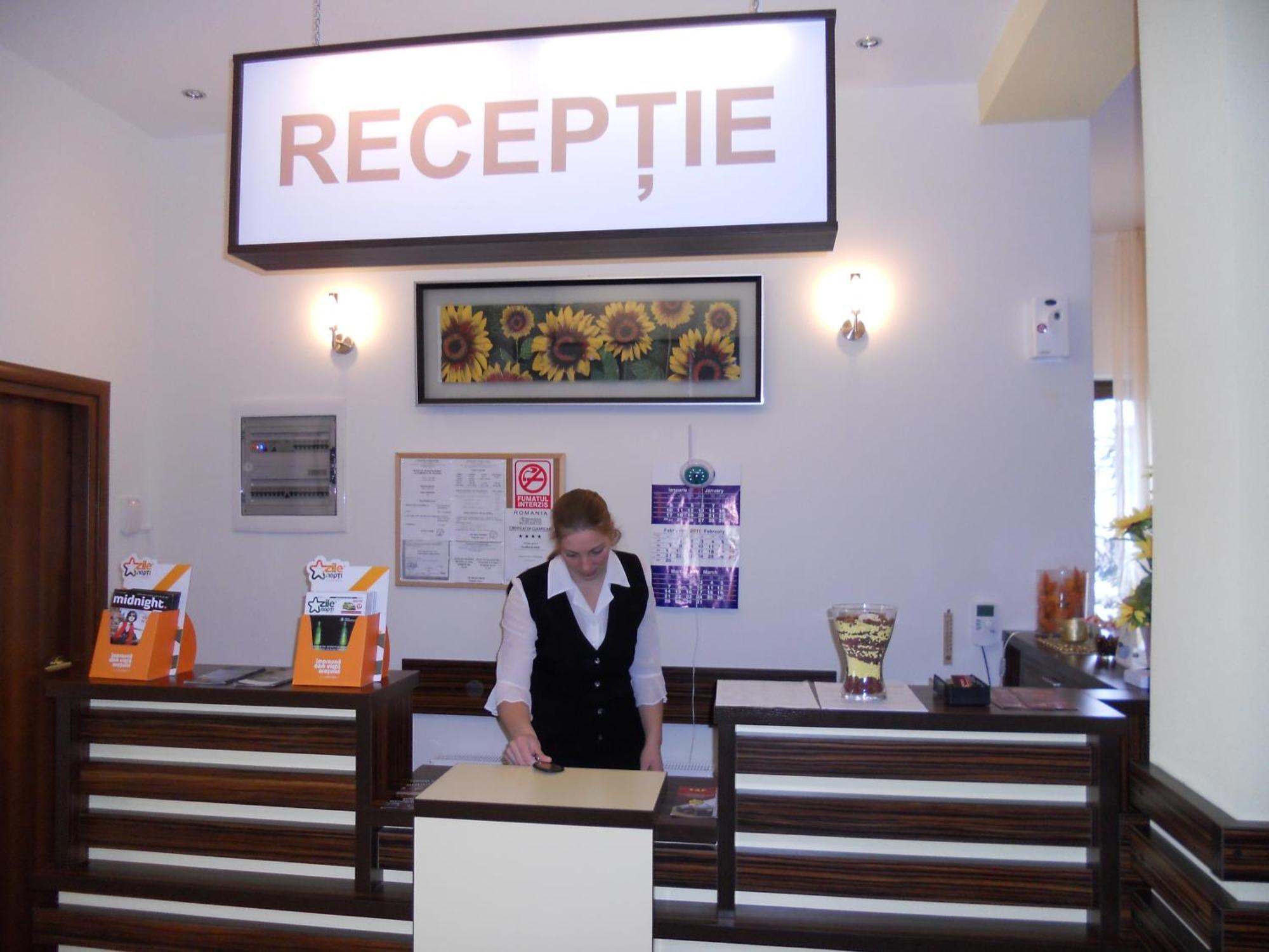 Flora Alpina Otel Azuga Dış mekan fotoğraf