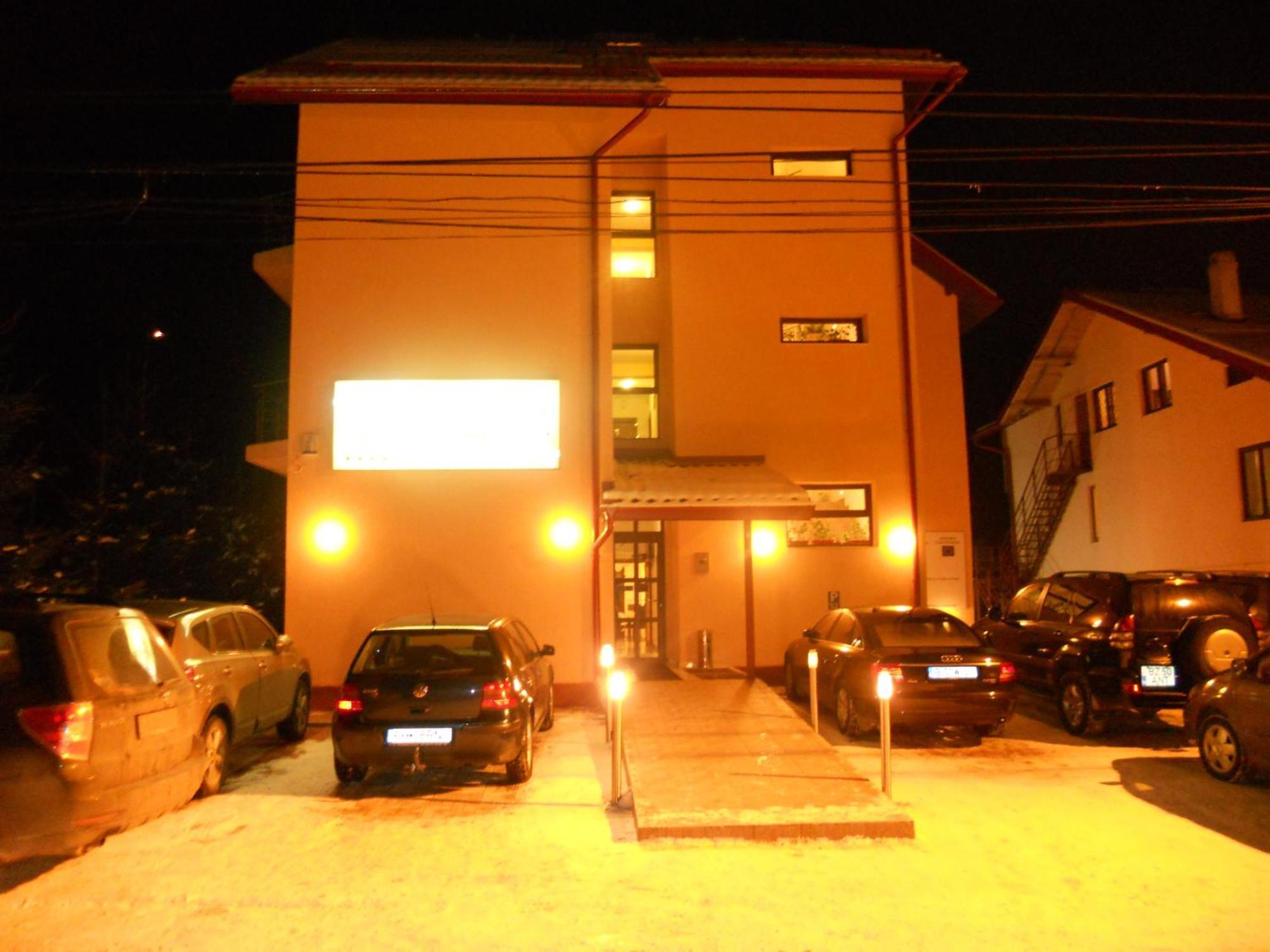 Flora Alpina Otel Azuga Dış mekan fotoğraf