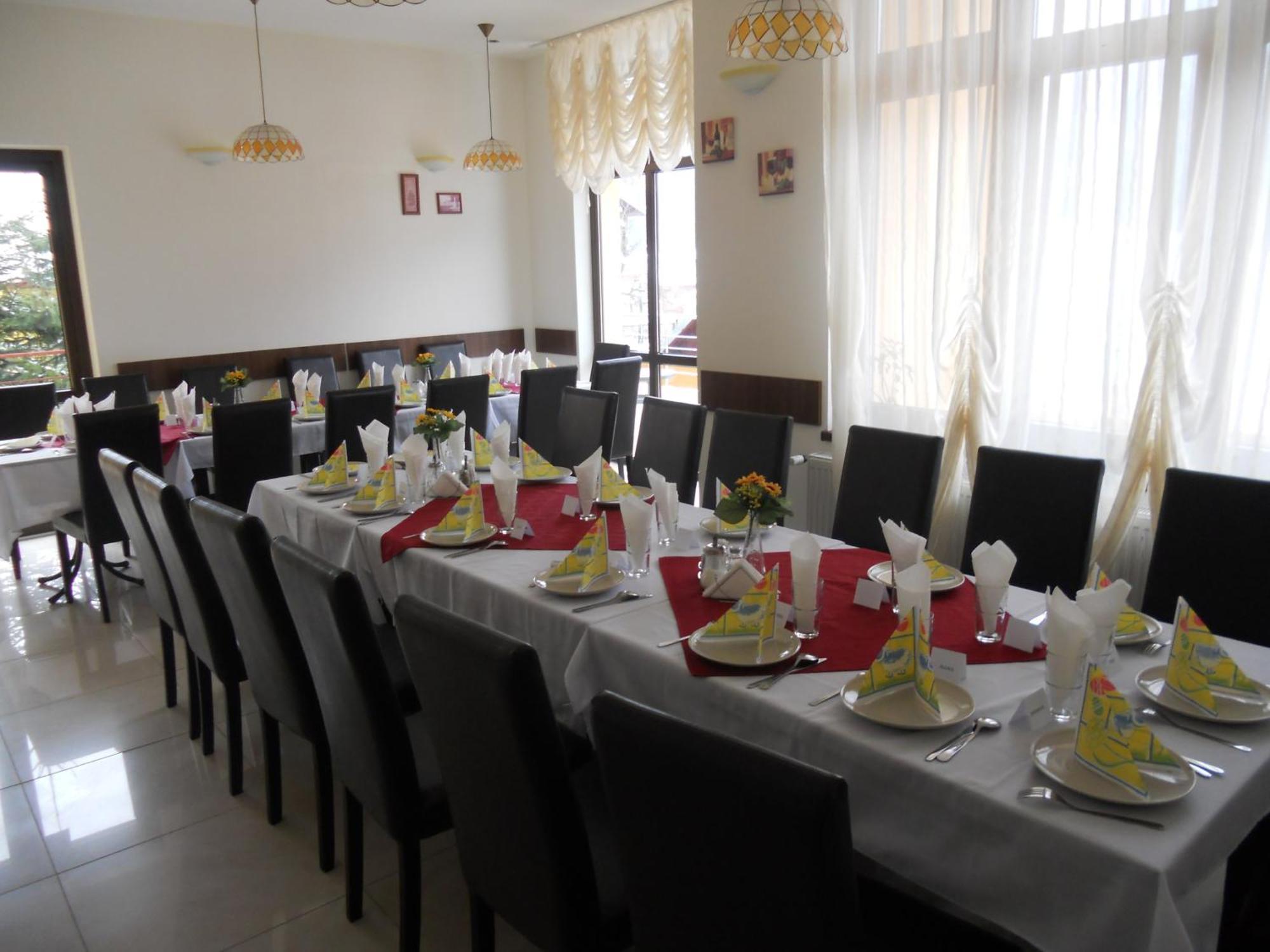 Flora Alpina Otel Azuga Dış mekan fotoğraf