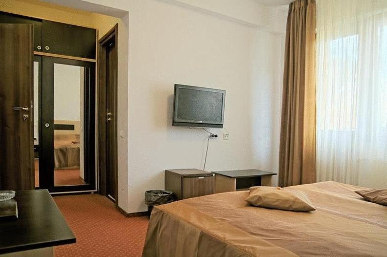 Flora Alpina Otel Azuga Dış mekan fotoğraf